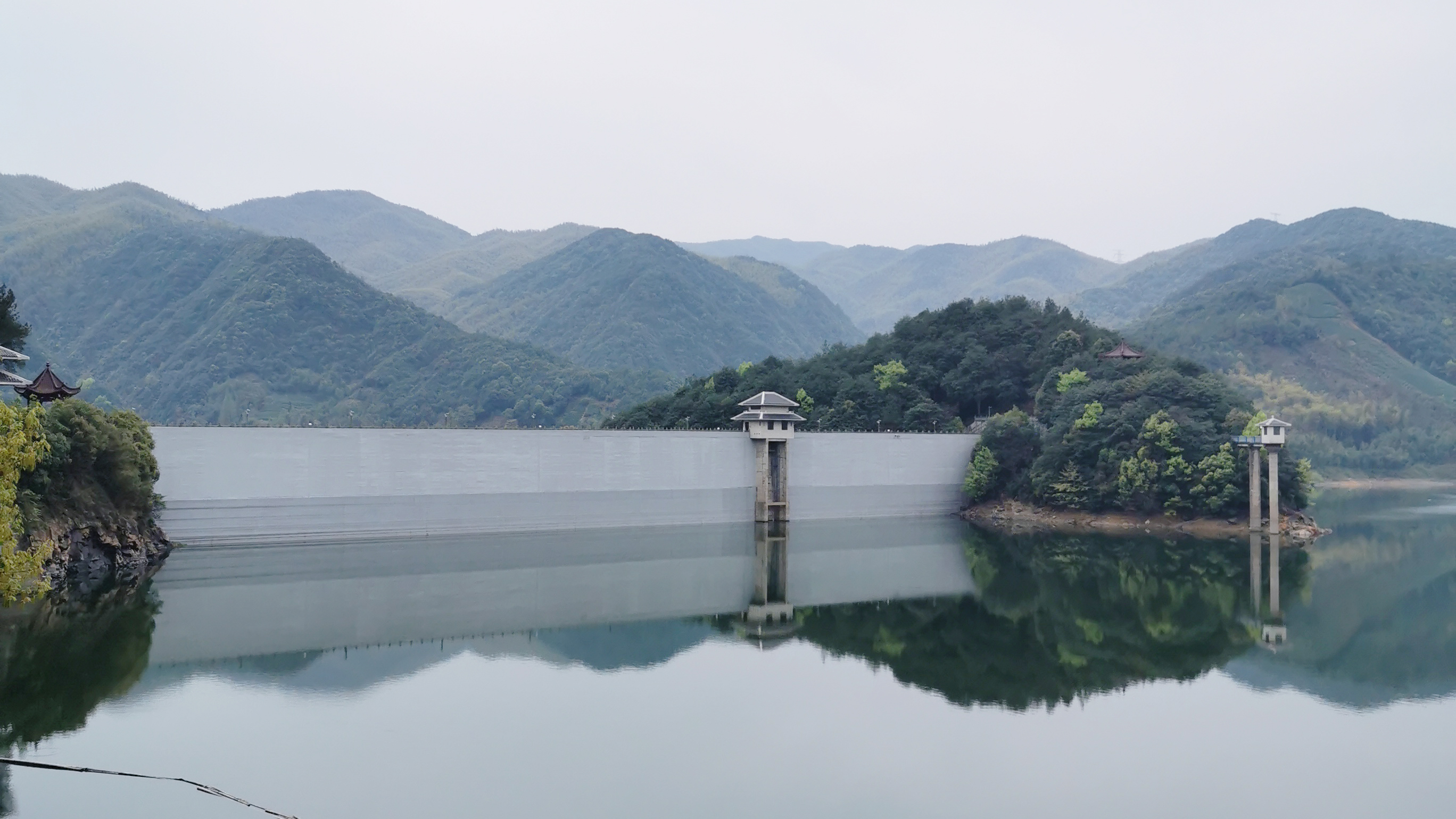 四岭水库坝面修复加固处理工程